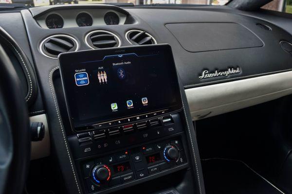 Alpine iLX-F309 Installed in a Lamborghini Gallardo Nera