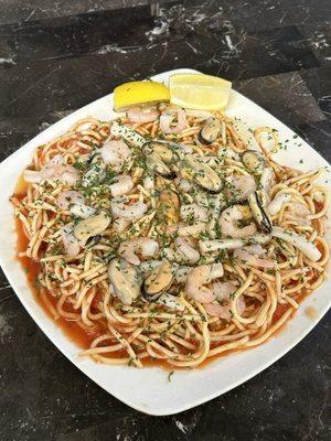 Fruit de mer pasta