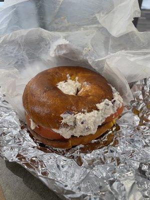 Tuna salad bagel