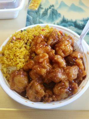 General Tso's Chicken lunch special