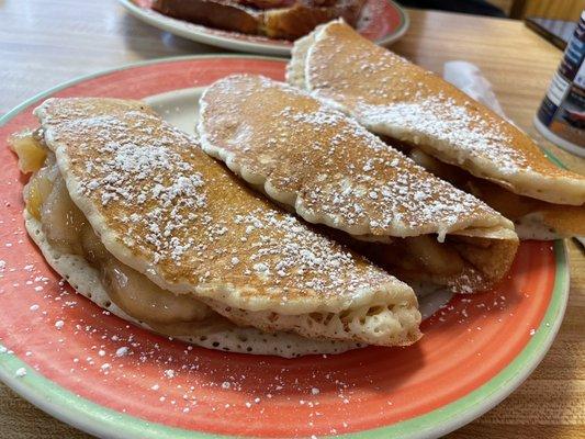 Apple cinnamon pancakes