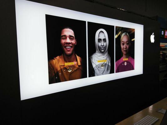 Apple Floor Display