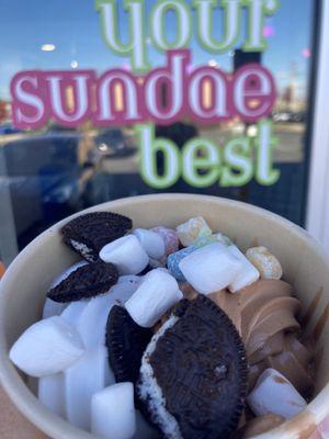 Vanilla and fudge brownie soft serve with Oreos mocho and vegan marshmallows