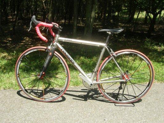 Lynskey titanium road bike, Campagnolo group set