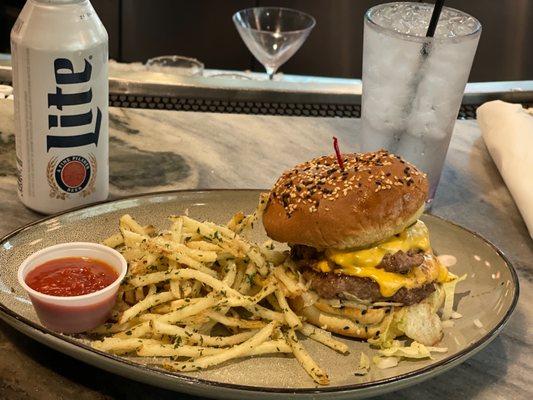 M.O.M Burger & Truffle Frites