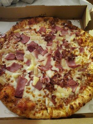 Hawaiian pizza (bacon on half only)