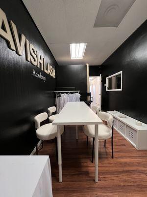 Lavish Lash Beauty Bar