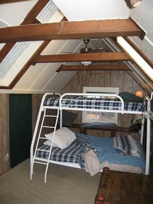 The Barn Bungalow Attic w/ Bunk Bed