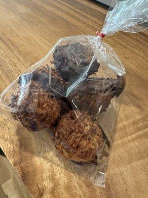 Chocolate Coconut Macaroons - huge portion for $6 (5 stars)