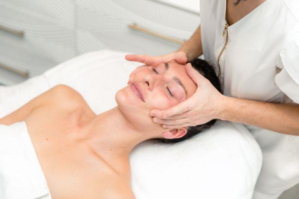 Sculptural Facial Massage