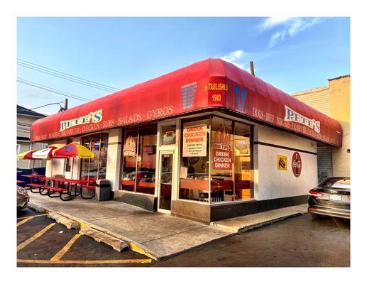 Pete's RedHot's .6346 Roosevelt Rd, Oak Park, IL   Hotdogs Burgers Chicken Philly Steak Sandwiches Gyros RibTips etc. Parking .Cool.