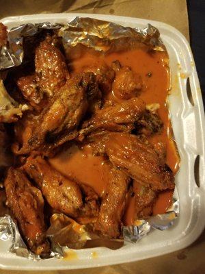 Great sized saucy wings!!!