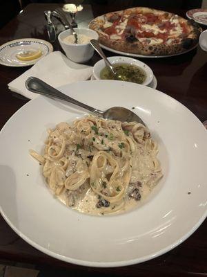 Fettuccine Alfredo with chicken