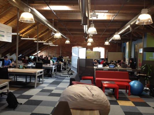 Overall view of the co-working space.