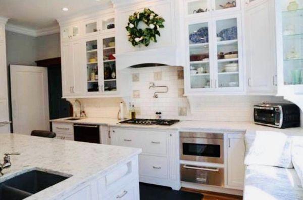 Check out this beautiful kitchen in Lakeside Park that Hagedorn supplied all of the appliances!