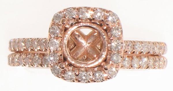 WS0569-Rose gold halo with round brillant diamonds prong set.  Perfect to show off a beautiful round or cushion diamond center.