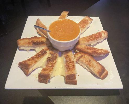 Grilled Cheese & Pumpkin Tomato Soup