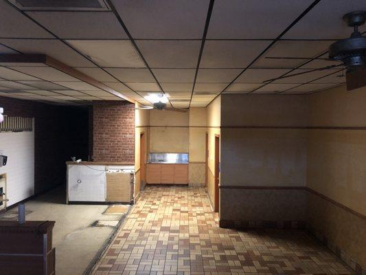 Abandoned Subway Restaurant Update. Completely empty.