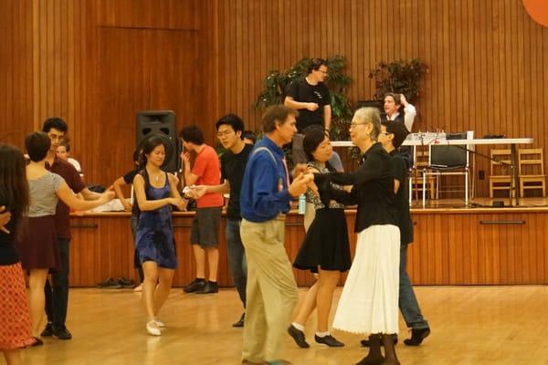 Read more at https://joydanceblog.wordpress.com/2016/07/13/dance-spot-friday-night-waltz/