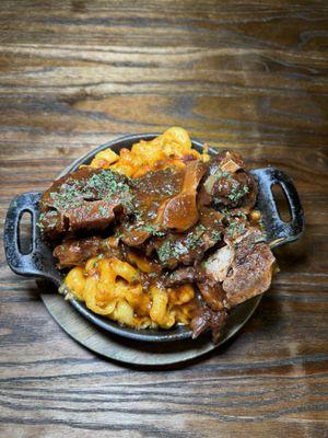 Mac & Cheese Oxtail Skillet