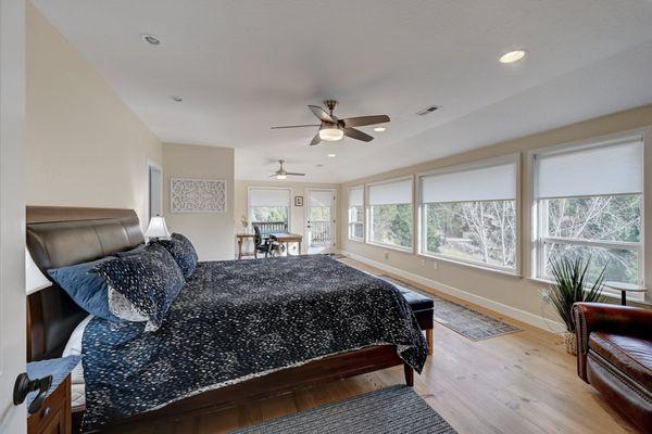 Master king bedroom with treetop views.