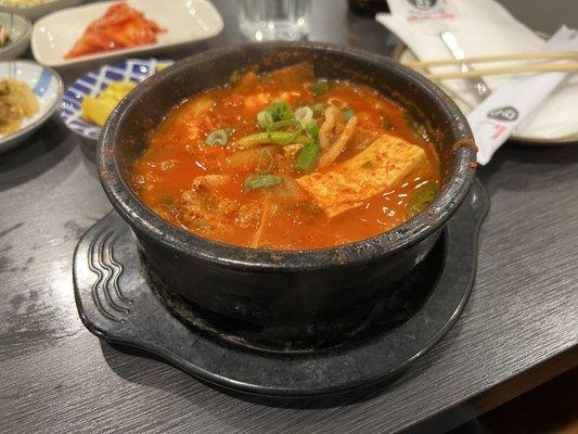 Kimchi jjigae