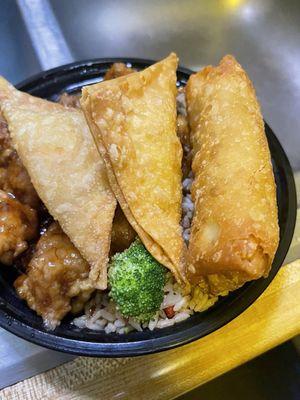 General Tso's chicken w/fried rice, rangoons, egg roll.