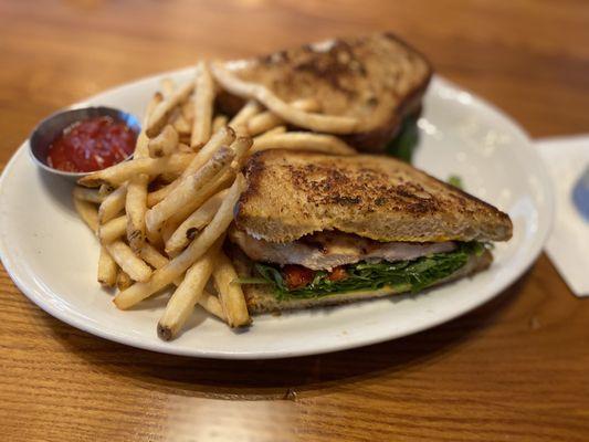 Grilled chicken / Fries