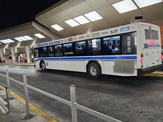 The free shuttle is great... except when there's a long line to board and it's 44°F at 4:15am...