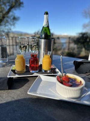 Mimosa bar and crème brûlée