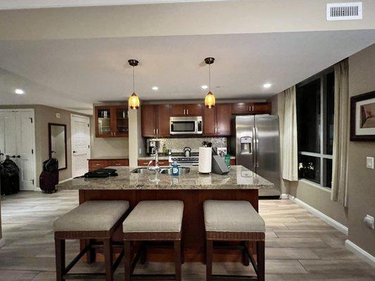 Konea Tower - Room 239 2 BD/ 2 BA Deluxe ocean view suite (1325 sq ft)