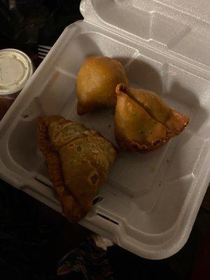 3 instead of the 6 samosas I ordered