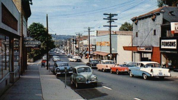 Vintage photo of Center Street looking toward Colony Road. WT Grant store on right, corner of South Orchard Street circa 1958.