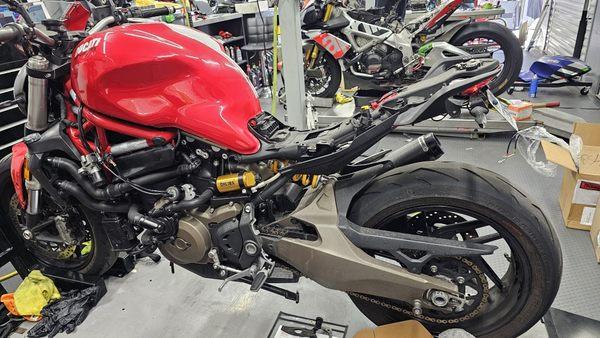 Ducati Monster Service.