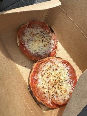 Duh Pizza Bagel:  Like a perfected bagel bite!