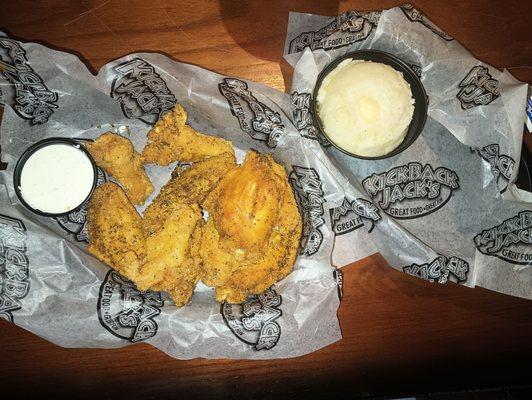 Lemon pepper wings and mashed potatoes