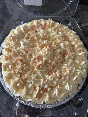 Cheesecake coconut cream pie