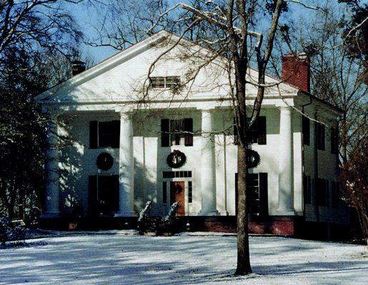 Bulloch Hall after a winter snowfall