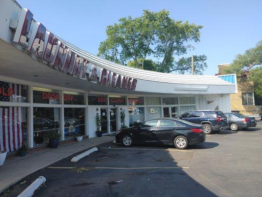 Immaculate Laundry of Albany Park