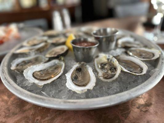 Happy Hour Oysters