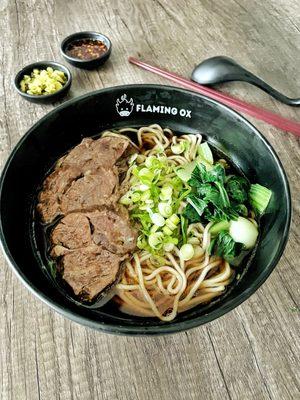 Traditional Taiwanese (red braise 红烧) beef noodle. 100% meat based broth, our most beefy soup base, with our signature spice blend