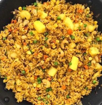 Island Fried Rice A Filipino-Polynesian fusion treat! Jasmine rice, pineapple, bell pepper, green onion, cashews, raisins and tofu or meat