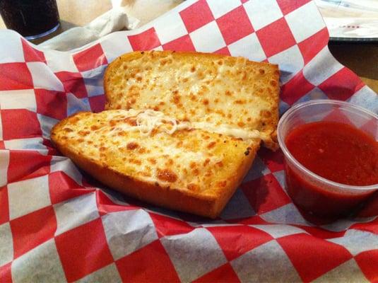 Garlic bread with cheese and marinara! Omnomnom!