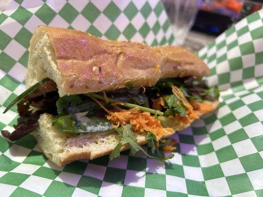 Banh mi with grilled pork