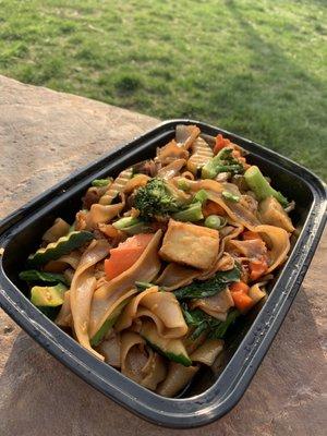 Drunken noodles with fried tofu