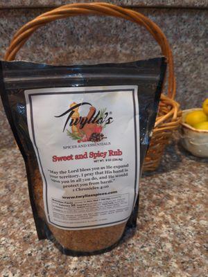 Great sweet and spicy rub!!! My husband uses it on tri tip in the smoker!