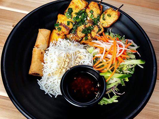 Chicken vermicelli bowl with egg roll