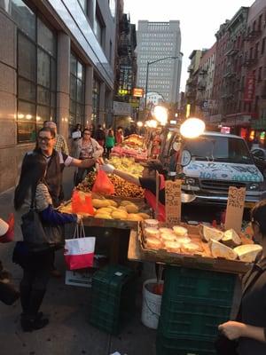 Street veggies and fruits