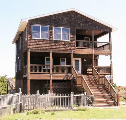 Sea Gull -Ocean Front, 6 Bdrms, Slps 20, Swimming pool, Foosball, Rooftop Crows Nest, Screened porch, Pet friendly