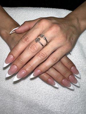 Almond shape French tip on the longer side